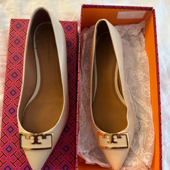 Basically brand-new Tory Burch Dulce de Leche Pointy Toe Flats - Size 7.5 - Picture 2 of 3